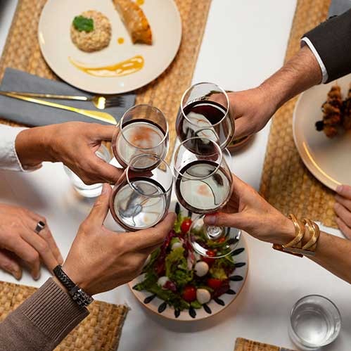 <b>Corporate Catering</b><br>
From office lunches to annual meets, our <b>corporate catering</b> services in Kolkata focus on professional setup, punctual delivery, and customizable menus — ensuring a stress-free experience for organizers.